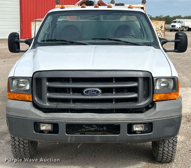 image for item MY9785 1999 Ford F550 Super Duty  utility / service truck