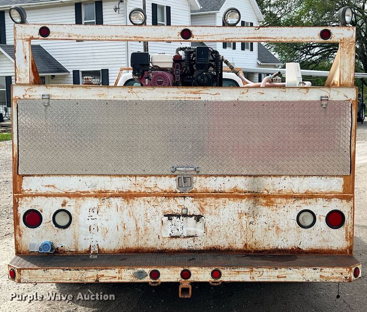 image for item MY9785 1999 Ford F550 Super Duty  utility / service truck