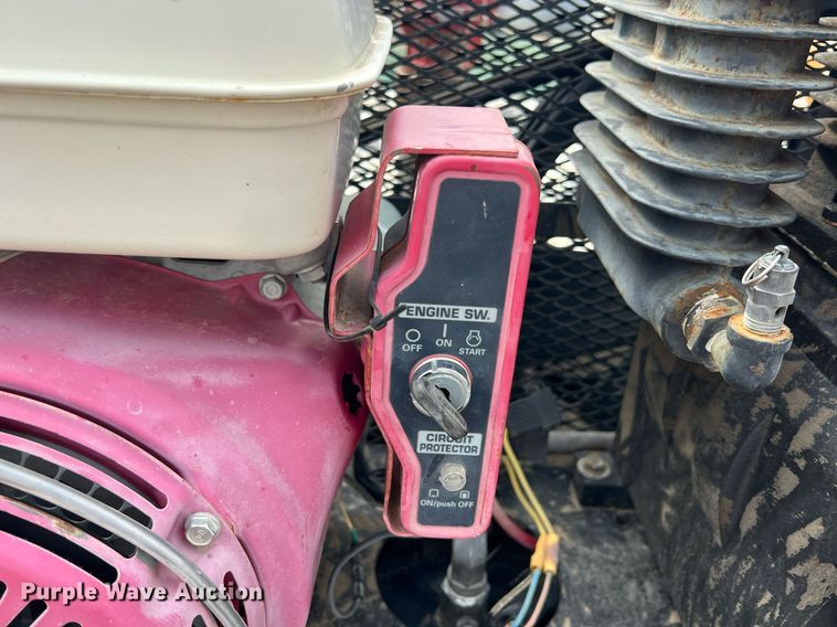 image for item MY9785 1999 Ford F550 Super Duty  utility / service truck