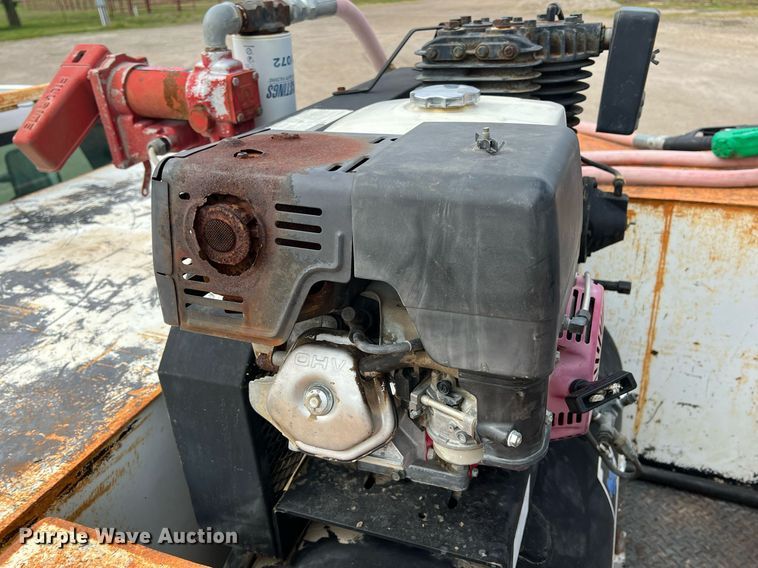 image for item MY9785 1999 Ford F550 Super Duty  utility / service truck