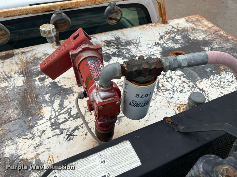 image for item MY9785 1999 Ford F550 Super Duty  utility / service truck