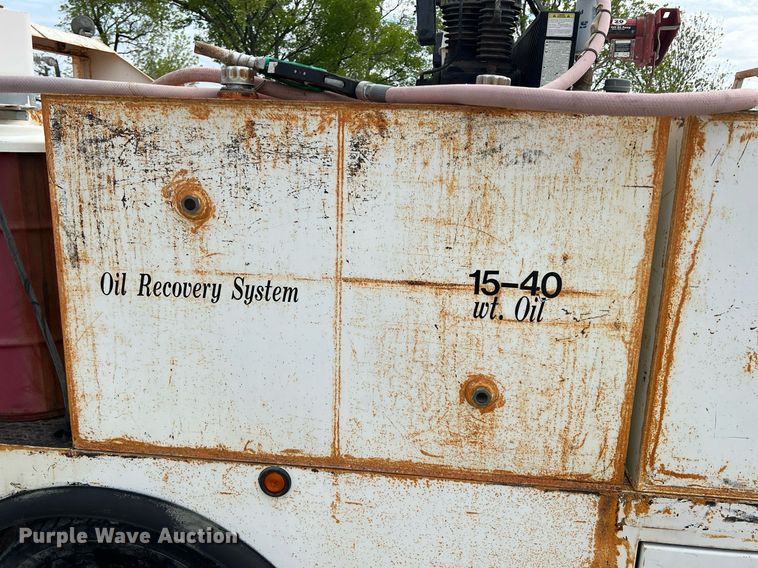 image for item MY9785 1999 Ford F550 Super Duty  utility / service truck