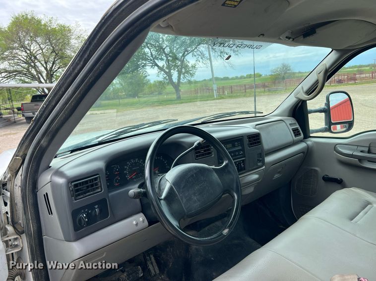 image for item MY9785 1999 Ford F550 Super Duty  utility / service truck