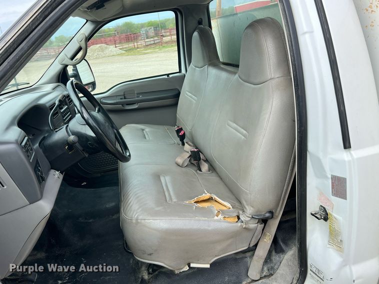 image for item MY9785 1999 Ford F550 Super Duty  utility / service truck