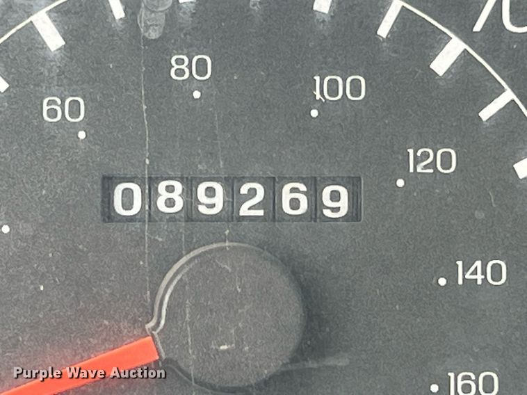 image for item MY9785 1999 Ford F550 Super Duty  utility / service truck