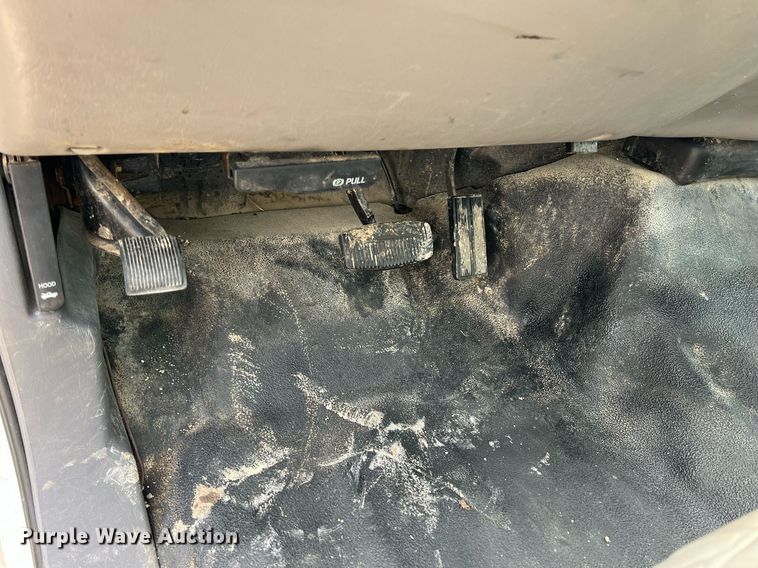 image for item MY9785 1999 Ford F550 Super Duty  utility / service truck