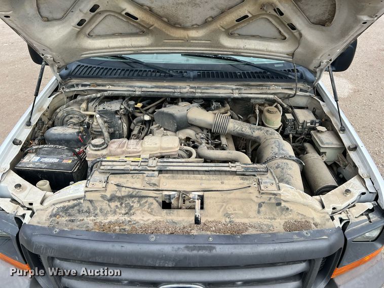 image for item MY9785 1999 Ford F550 Super Duty  utility / service truck