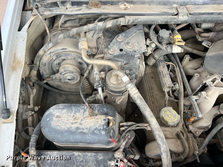 image for item MY9785 1999 Ford F550 Super Duty  utility / service truck