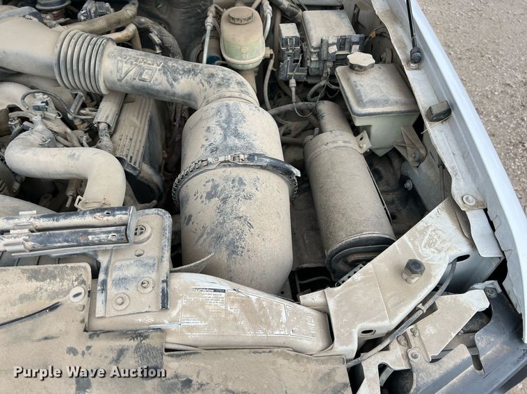 image for item MY9785 1999 Ford F550 Super Duty  utility / service truck