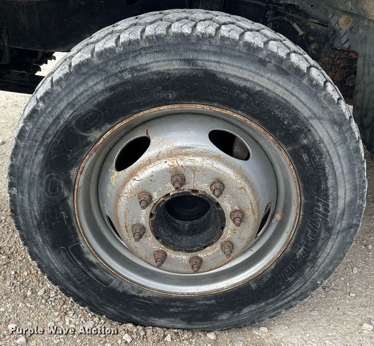 image for item MY9785 1999 Ford F550 Super Duty  utility / service truck