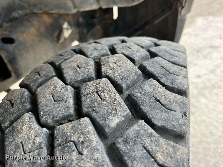 image for item MY9785 1999 Ford F550 Super Duty  utility / service truck