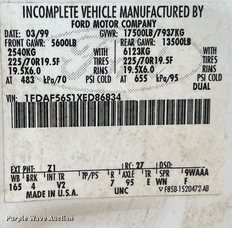 image for item MY9785 1999 Ford F550 Super Duty  utility / service truck