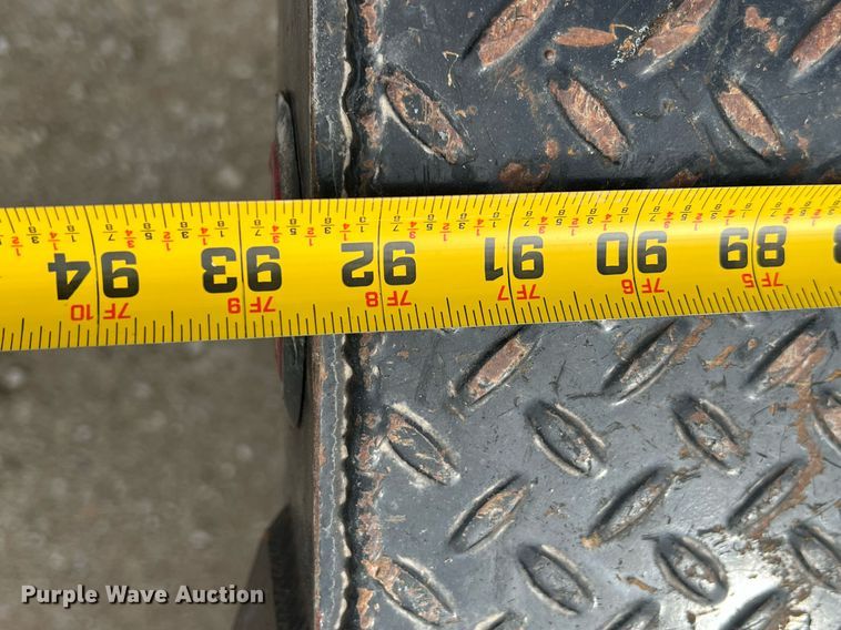 image for item MY9787 2005 Ford F550 Super Duty  SuperCab flatbed truck