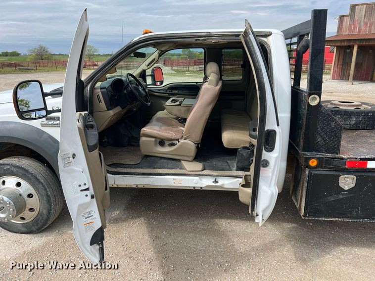 image for item MY9787 2005 Ford F550 Super Duty  SuperCab flatbed truck