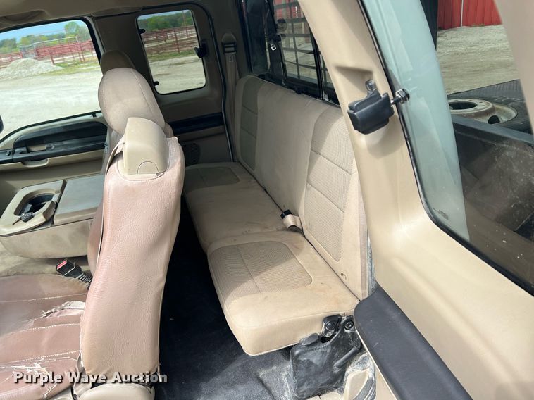 image for item MY9787 2005 Ford F550 Super Duty  SuperCab flatbed truck