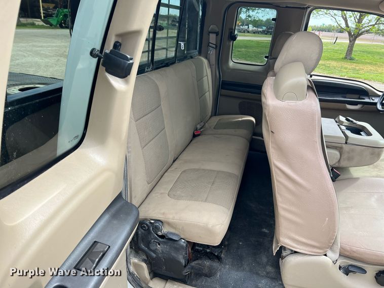 image for item MY9787 2005 Ford F550 Super Duty  SuperCab flatbed truck