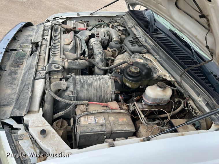 image for item MY9787 2005 Ford F550 Super Duty  SuperCab flatbed truck