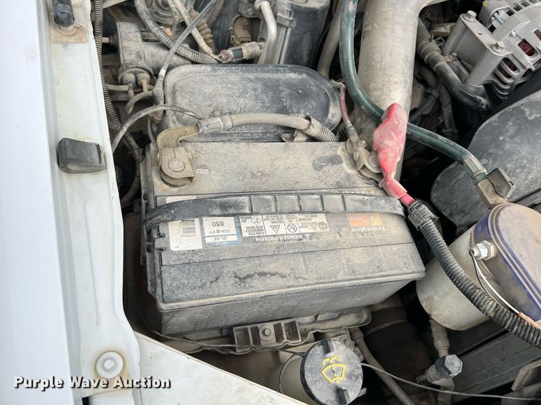 image for item MY9787 2005 Ford F550 Super Duty  SuperCab flatbed truck