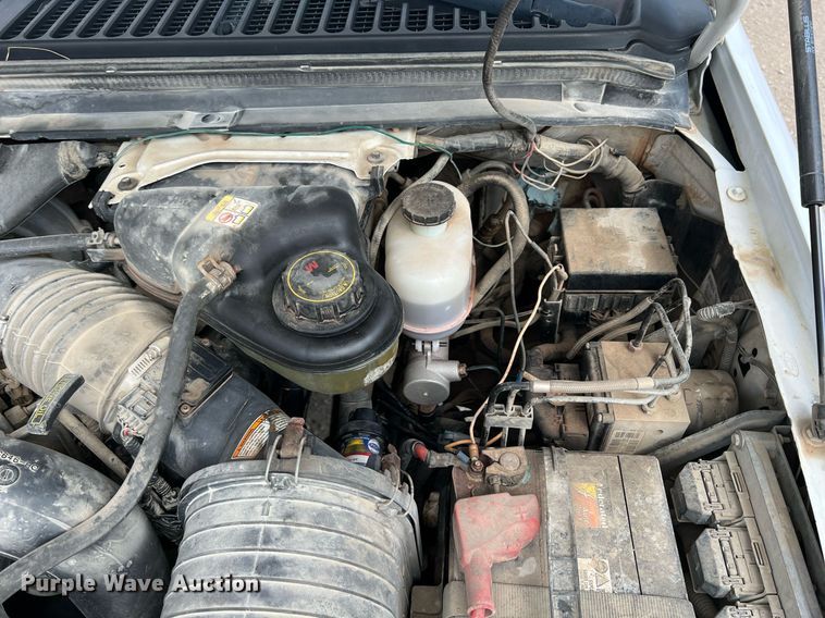 image for item MY9787 2005 Ford F550 Super Duty  SuperCab flatbed truck