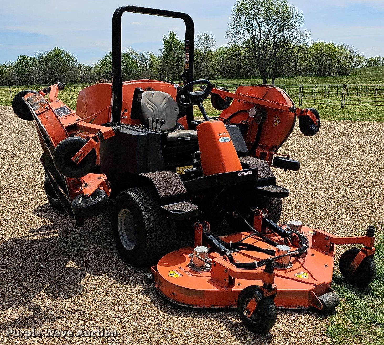 Jacobsen R311T lawn mower in Willard, MO Item MC9013 sold Purple Wave