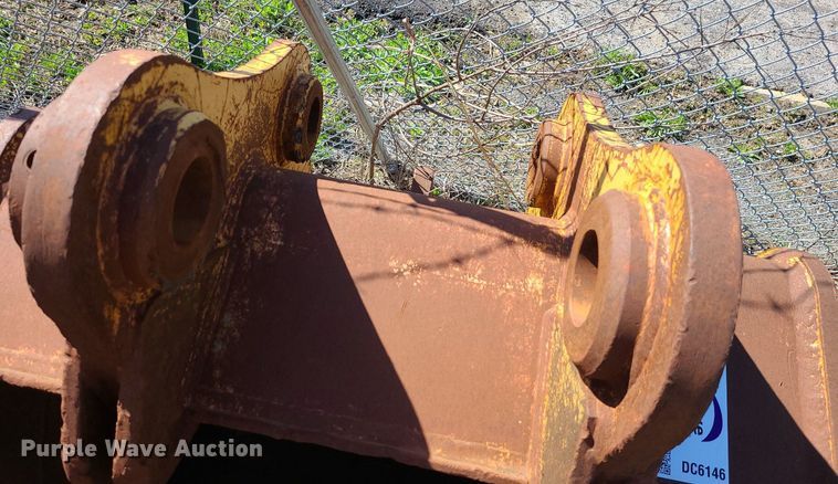 image for item DC6146 46" W excavator bucket