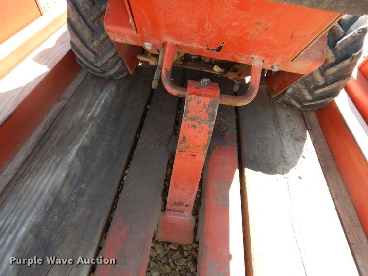 image for item DK1775 2007 Ditch Witch 1330  trencher