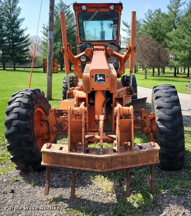image for item DK5232 1983 John Deere 670A  motor grader