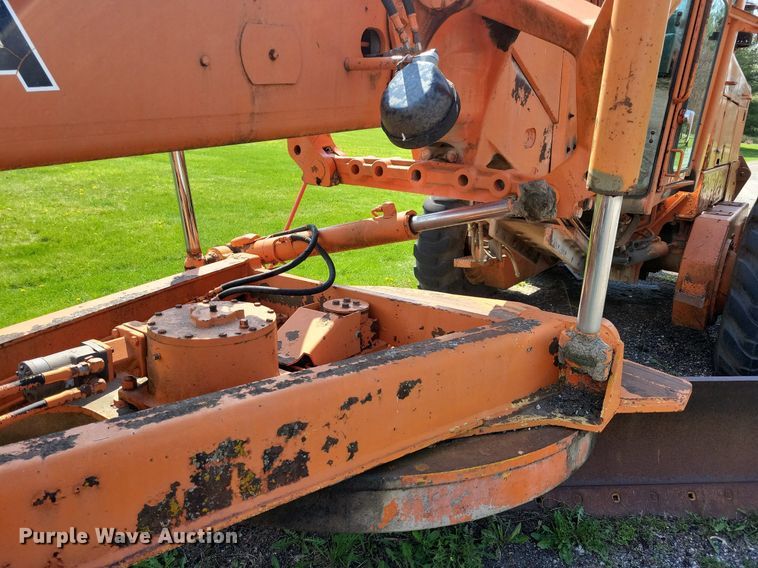 image for item DK5232 1983 John Deere 670A  motor grader