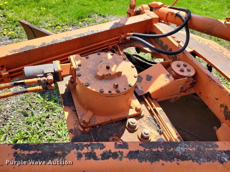 image for item DK5232 1983 John Deere 670A  motor grader