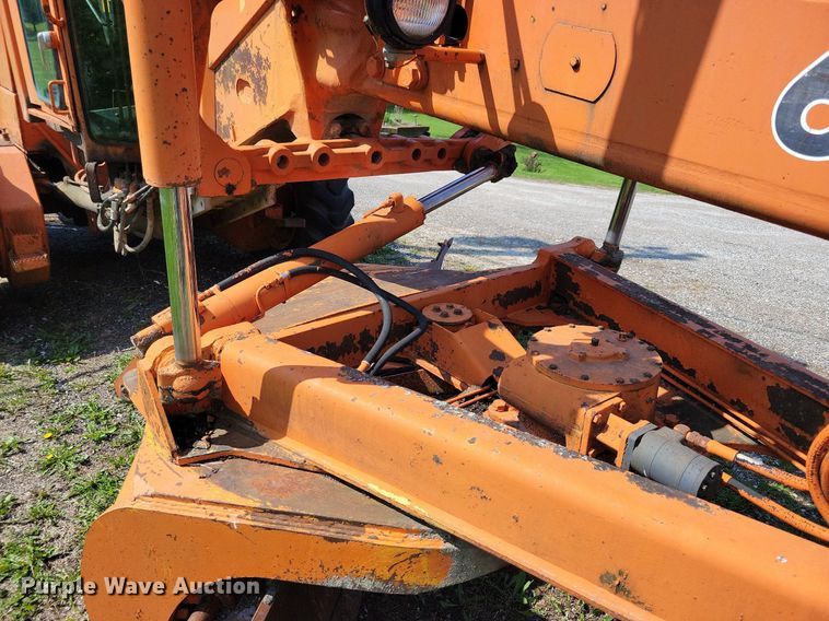 image for item DK5232 1983 John Deere 670A  motor grader