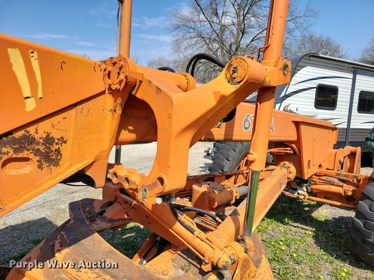 image for item DK5232 1983 John Deere 670A  motor grader