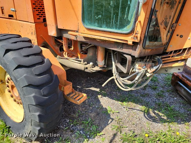 image for item DK5232 1983 John Deere 670A  motor grader