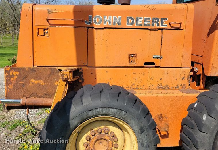 image for item DK5232 1983 John Deere 670A  motor grader