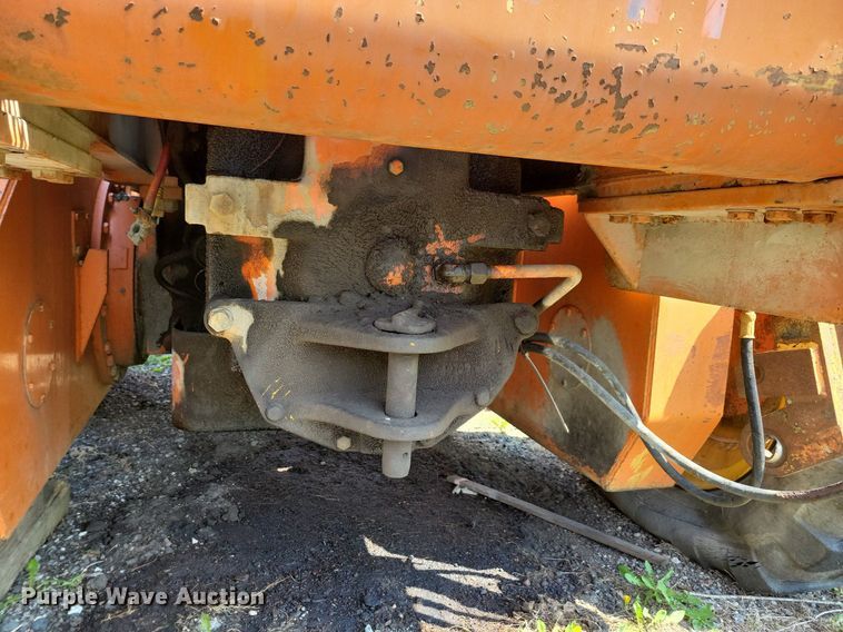 image for item DK5232 1983 John Deere 670A  motor grader