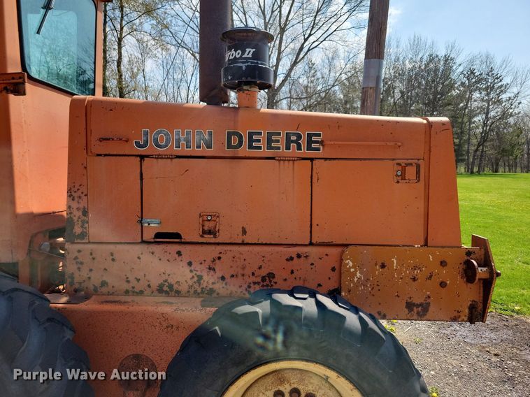 image for item DK5232 1983 John Deere 670A  motor grader