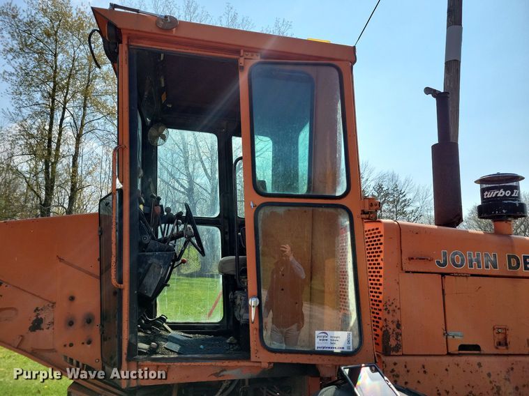 image for item DK5232 1983 John Deere 670A  motor grader