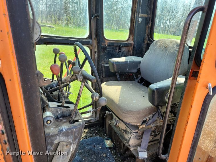 image for item DK5232 1983 John Deere 670A  motor grader