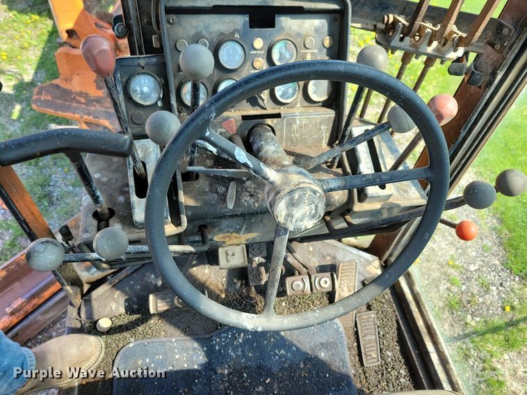 image for item DK5232 1983 John Deere 670A  motor grader