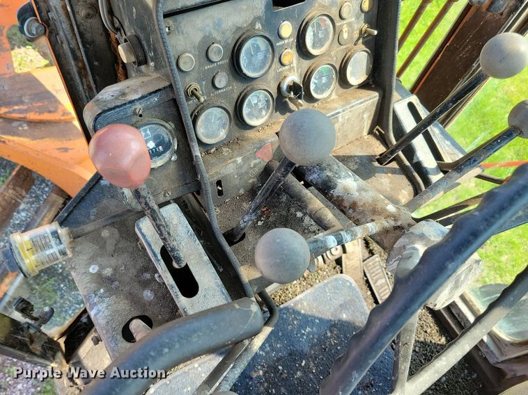 image for item DK5232 1983 John Deere 670A  motor grader