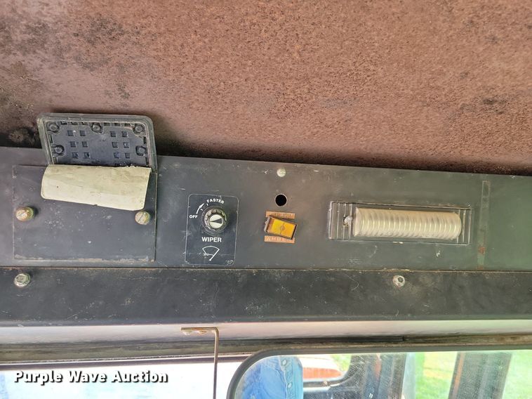 image for item DK5232 1983 John Deere 670A  motor grader