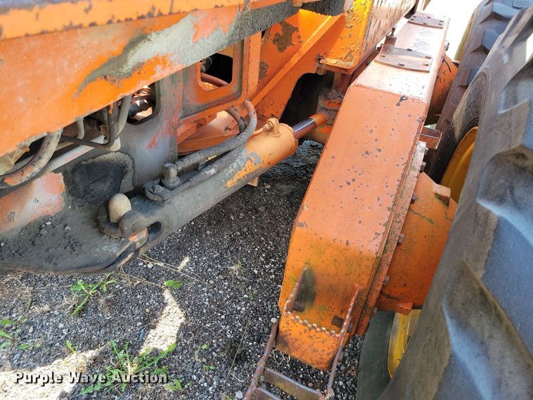 image for item DK5232 1983 John Deere 670A  motor grader