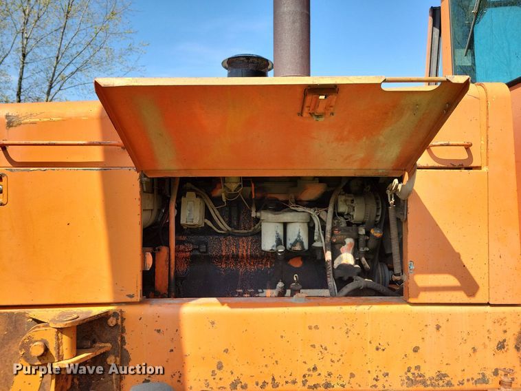 image for item DK5232 1983 John Deere 670A  motor grader