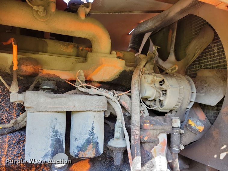 image for item DK5232 1983 John Deere 670A  motor grader