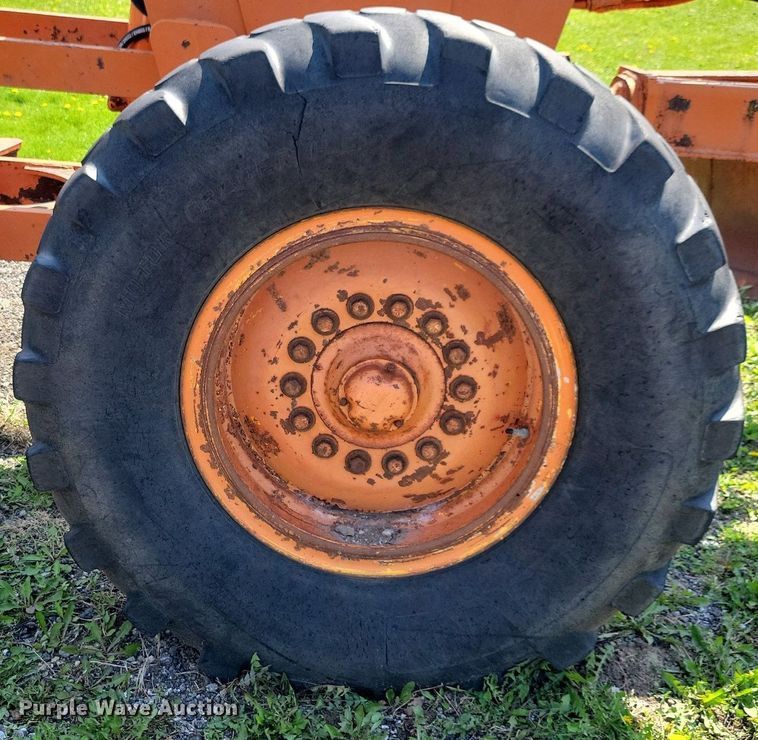 image for item DK5232 1983 John Deere 670A  motor grader