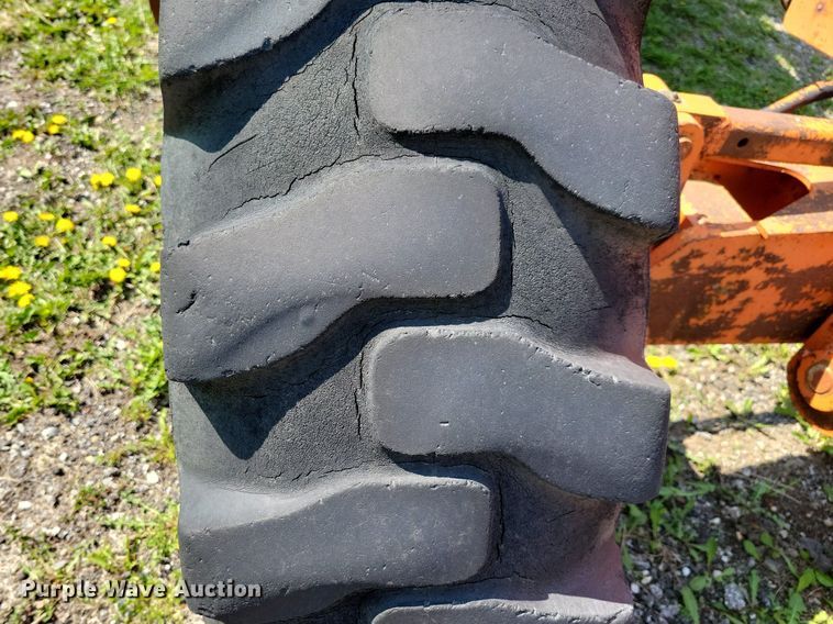 image for item DK5232 1983 John Deere 670A  motor grader