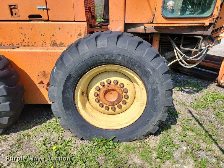 image for item DK5232 1983 John Deere 670A  motor grader