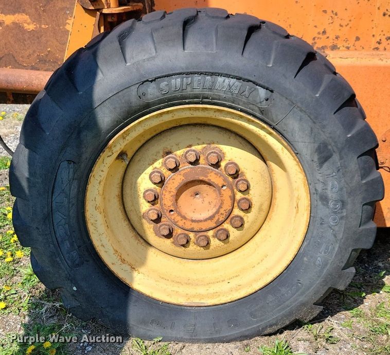 image for item DK5232 1983 John Deere 670A  motor grader