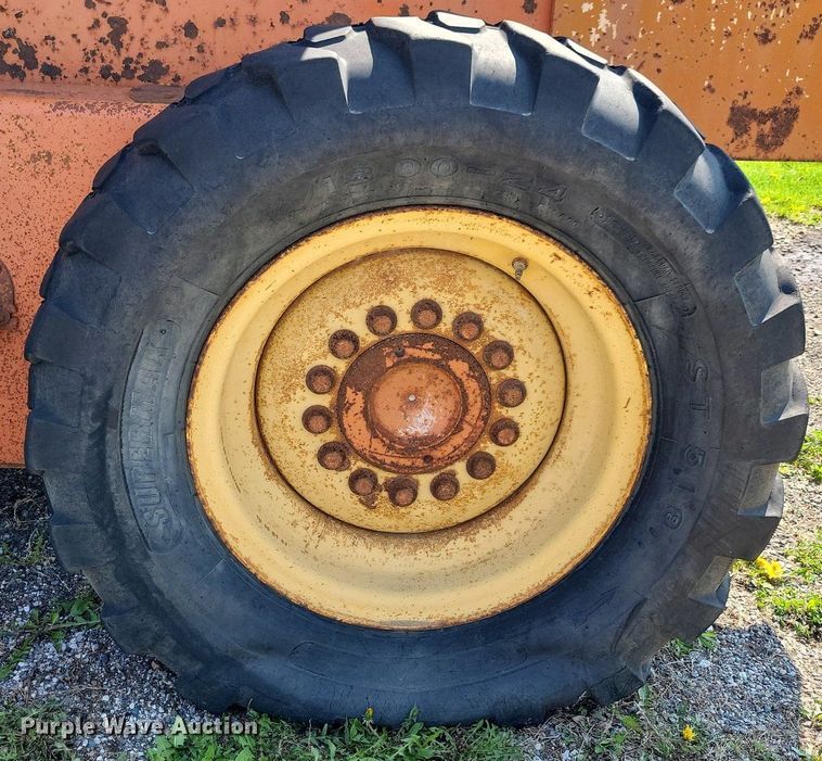 image for item DK5232 1983 John Deere 670A  motor grader