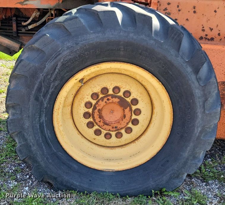 image for item DK5232 1983 John Deere 670A  motor grader