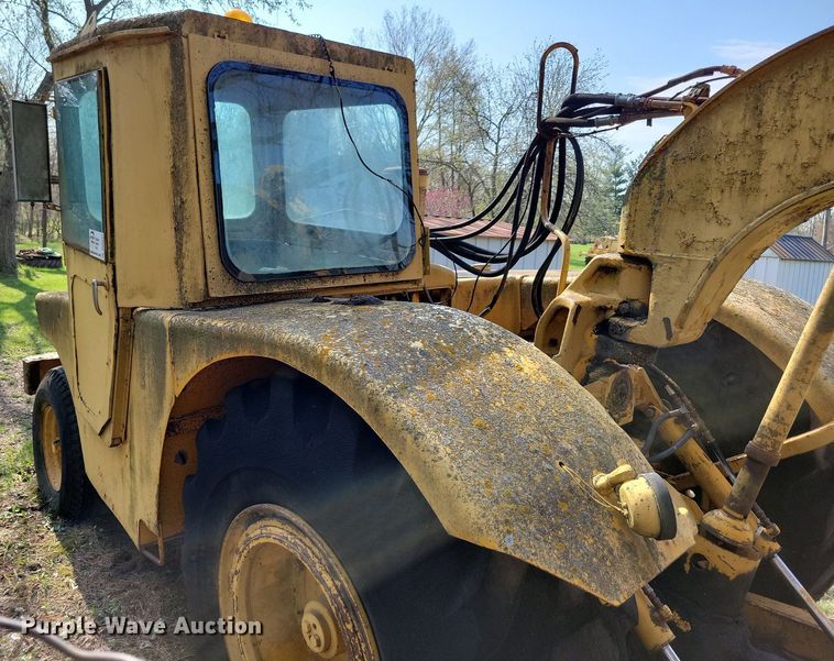 image for item DK5233 John Deere 760  elevating scraper